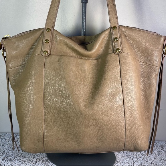 Hobo - Dustin Large Leather Tote Bag - Picture 2 of 16